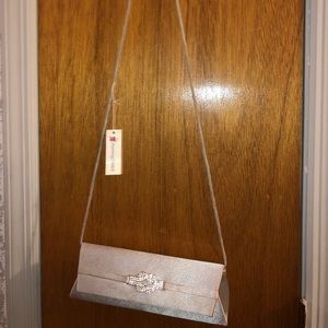 Silver purse-Great for any night or a wedding!